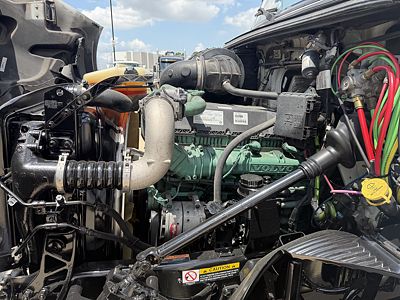 2019 Volvo VNR64T400