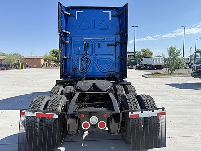 2022 Freightliner CASCADIA 126