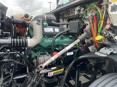 2020 Volvo VNR64T400