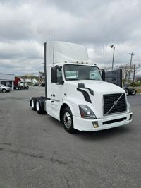 2018 Volvo VNL64T300