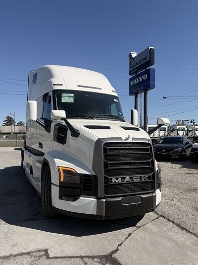2026 Mack PIONEER 64T