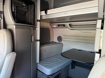 2024 Volvo VNL64T860