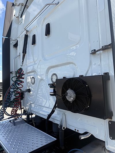 2020 Freightliner CASCADIA 126