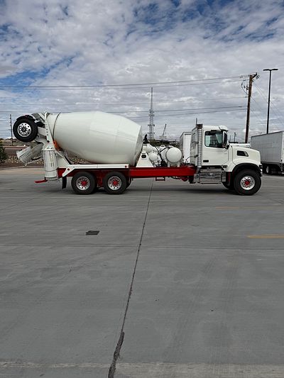 2026 Volvo VHD64F300