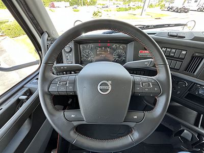 2026 Volvo VHD84B300