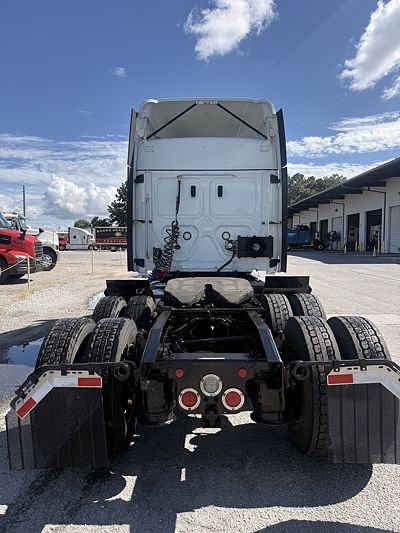 2020 Freightliner CASCADIA 126