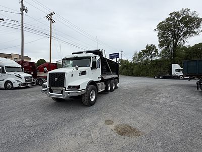 2025 Volvo NRE62T300