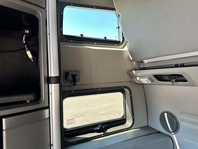 2024 Volvo VNL64T860