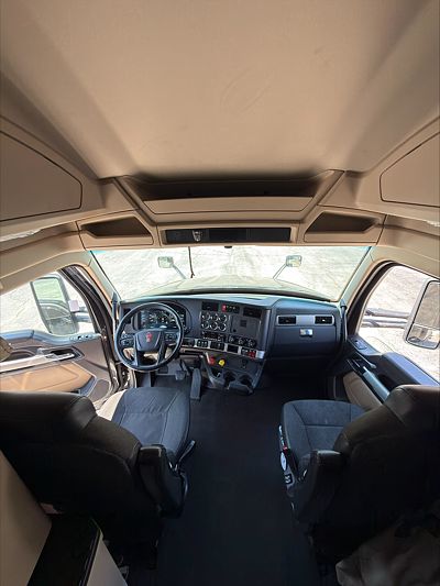 2022 Kenworth T680