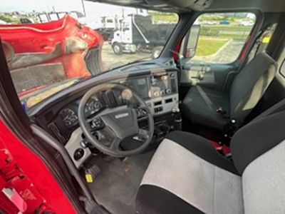 2020 Freightliner CASCADIA 126