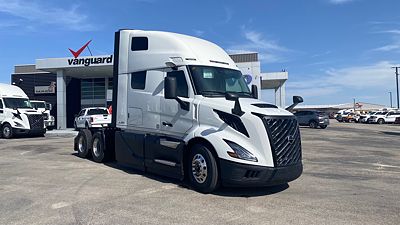 2025 Volvo VNL64T660
