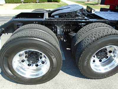 2022 Volvo VNL64T760