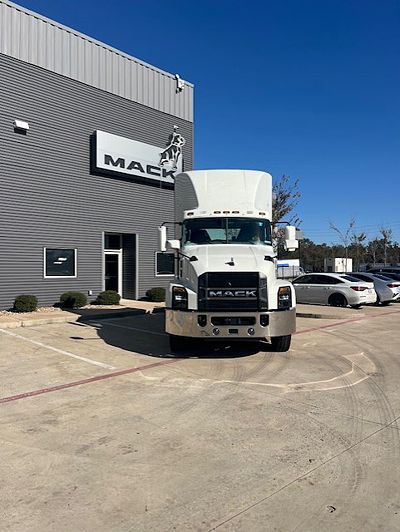 2026 Mack ANTHEM 64T
