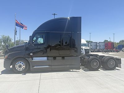 2022 Freightliner CASCADIA 126