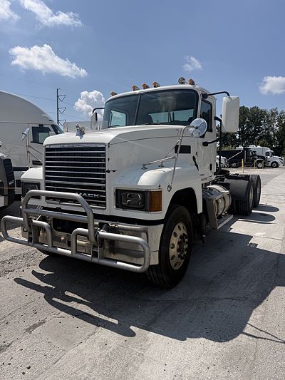 2020 Mack Pinnacle