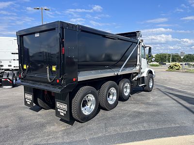 2026 Volvo VHD84B300