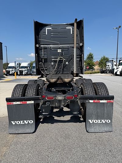 2023 Volvo VNL64T860