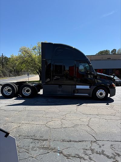 2024 Freightliner CASCADIA 126