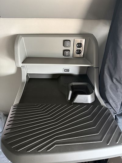 2027 Volvo VNL64T860