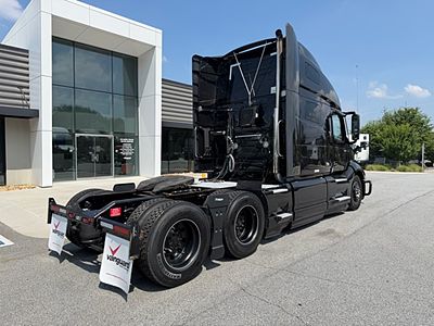 2023 Volvo VNL64T760