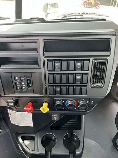 2025 Mack ANTHEM 42T