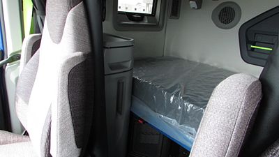 2026 Volvo VNL64T660
