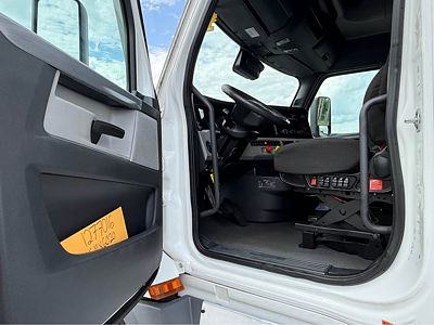 2022 Freightliner CASCADIA 126