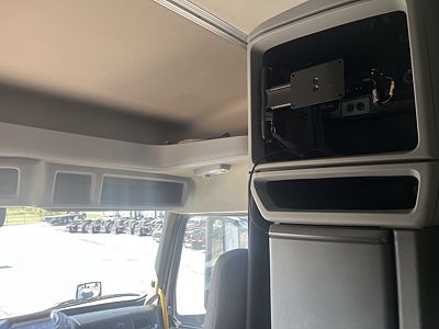 2023 Volvo VNL64T740