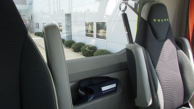 2027 Volvo VNL64T300