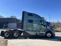 2025 Volvo VNL64T660