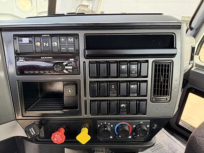 2020 Mack ANTHEM 64T