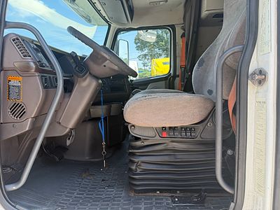 2015 Volvo VNL64T630