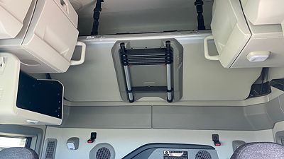 2025 Volvo VNL64T660