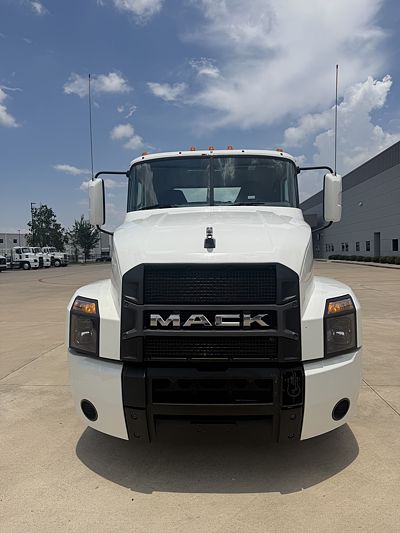 2020 Mack ANTHEM 64T