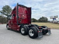 2020 Volvo VNL64T670