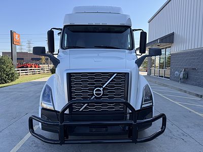 2023 Volvo VNL64T740
