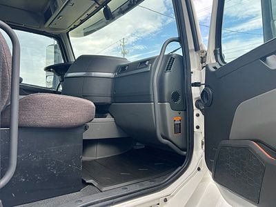 2019 Volvo VNL