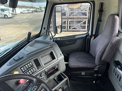2020 Volvo VNL