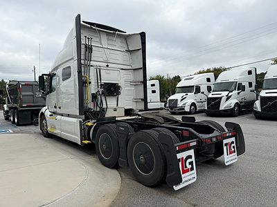 2023 Volvo VNL64T740
