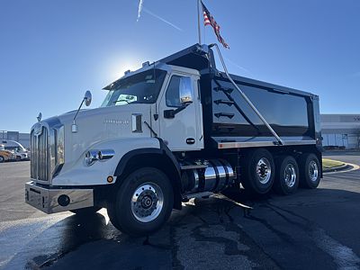 2025 Autocar DC64