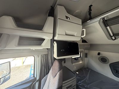 2027 Volvo VNL64T860