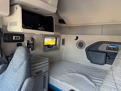 2026 Volvo V4L64T86