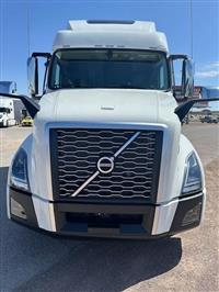 2025 Volvo VNL64T860