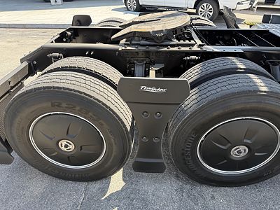 2023 Volvo VNL64T740