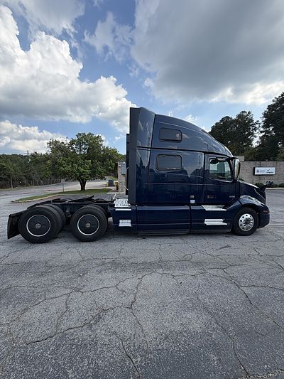 2020 Volvo VNL64T860