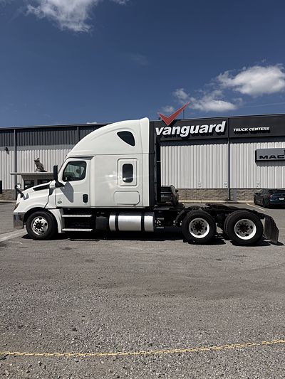 2019 Freightliner CASCADIA 126