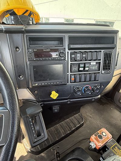 2024 Mack MD642