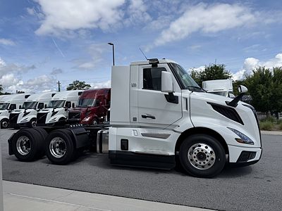 2027 Volvo VNL64T300