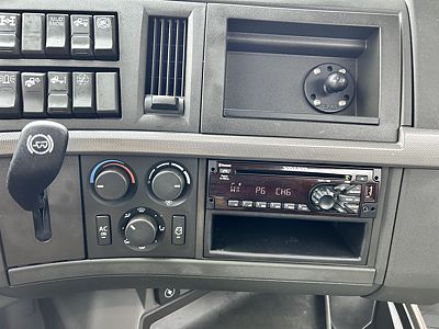 2020 Volvo VNR64T300