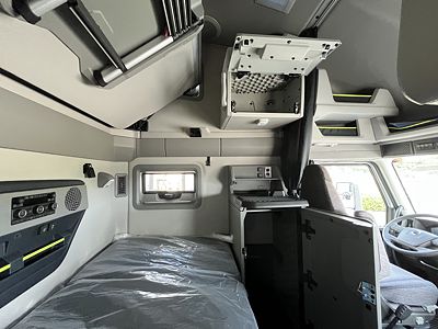 2026 Volvo VNL64T860